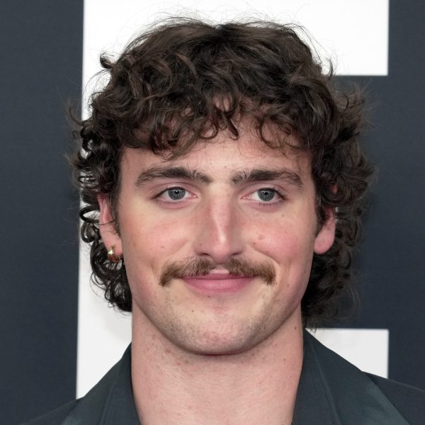 Benson Boone’s Hair: Curly Shaggy Mullet