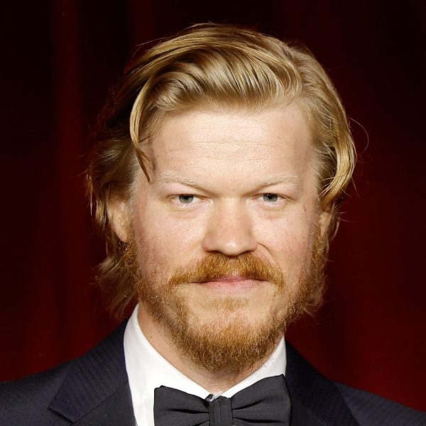 Jesse Plemons’ Hair: Medium Length Mullet With Quiff