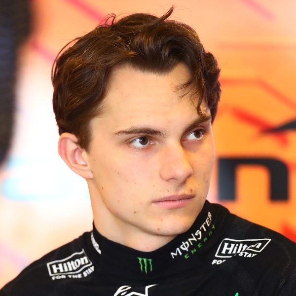 Oscar Piastri’s Hair: Short Wavy Hair With Soft Quiff